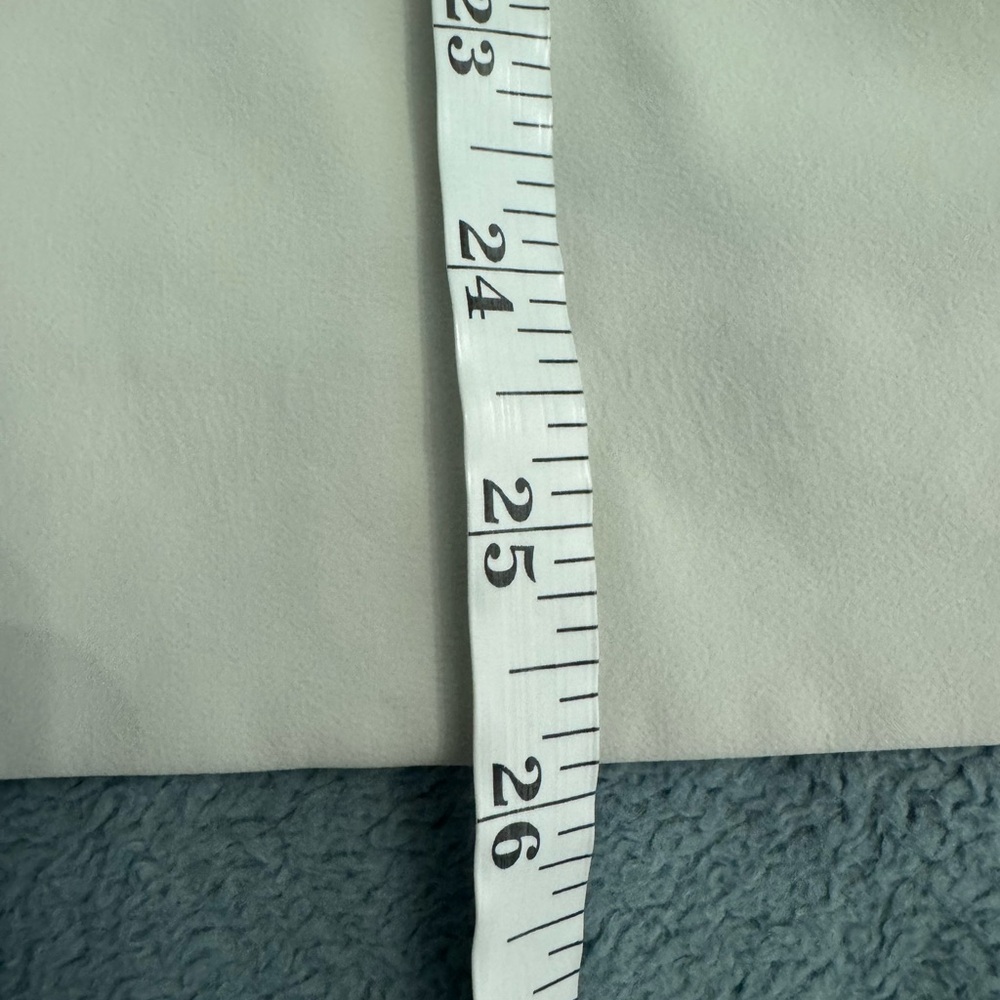 NWOT Lululemon RepelShell Cinch-Back Rain Jacket Bone - Picture 8 of 8